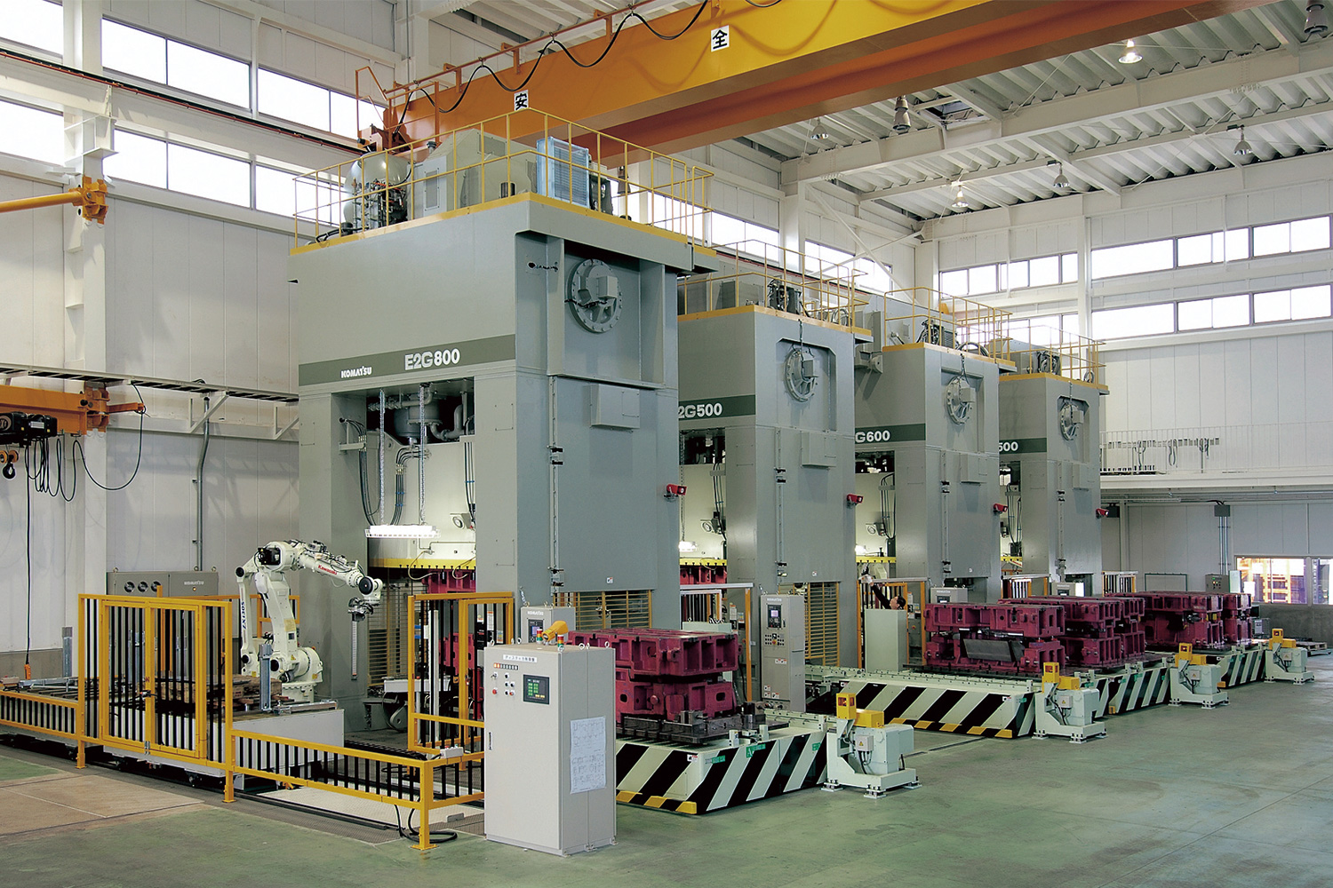 大型プレスロボットライン 800t-500t-600t-500t